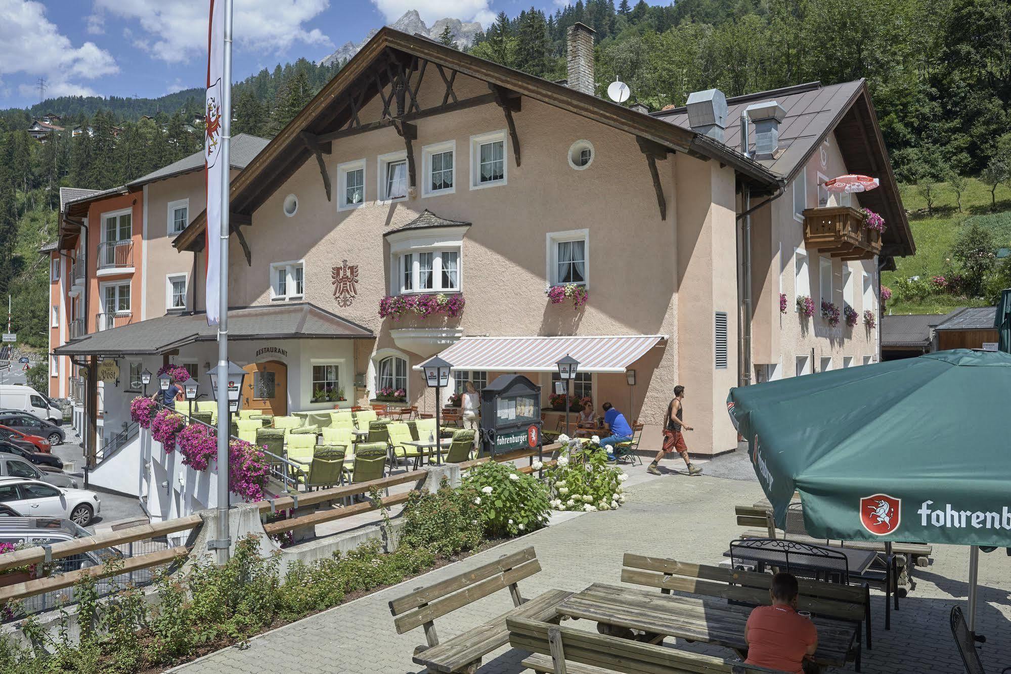 Posthotel Strengen Am Arlberg Zewnętrze zdjęcie